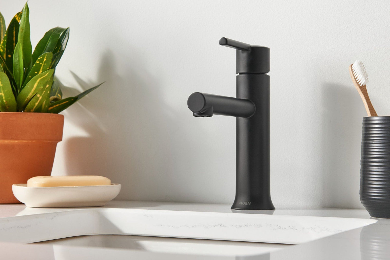 Arlys Single Handle Bathroom Faucet, Matte Black G5V2 - product image 3
