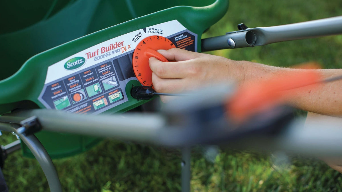 Turf Builder Deluxe Edgeguard Broadcast Spreader, 15,000 sq. ft. V5M4 - product image 3