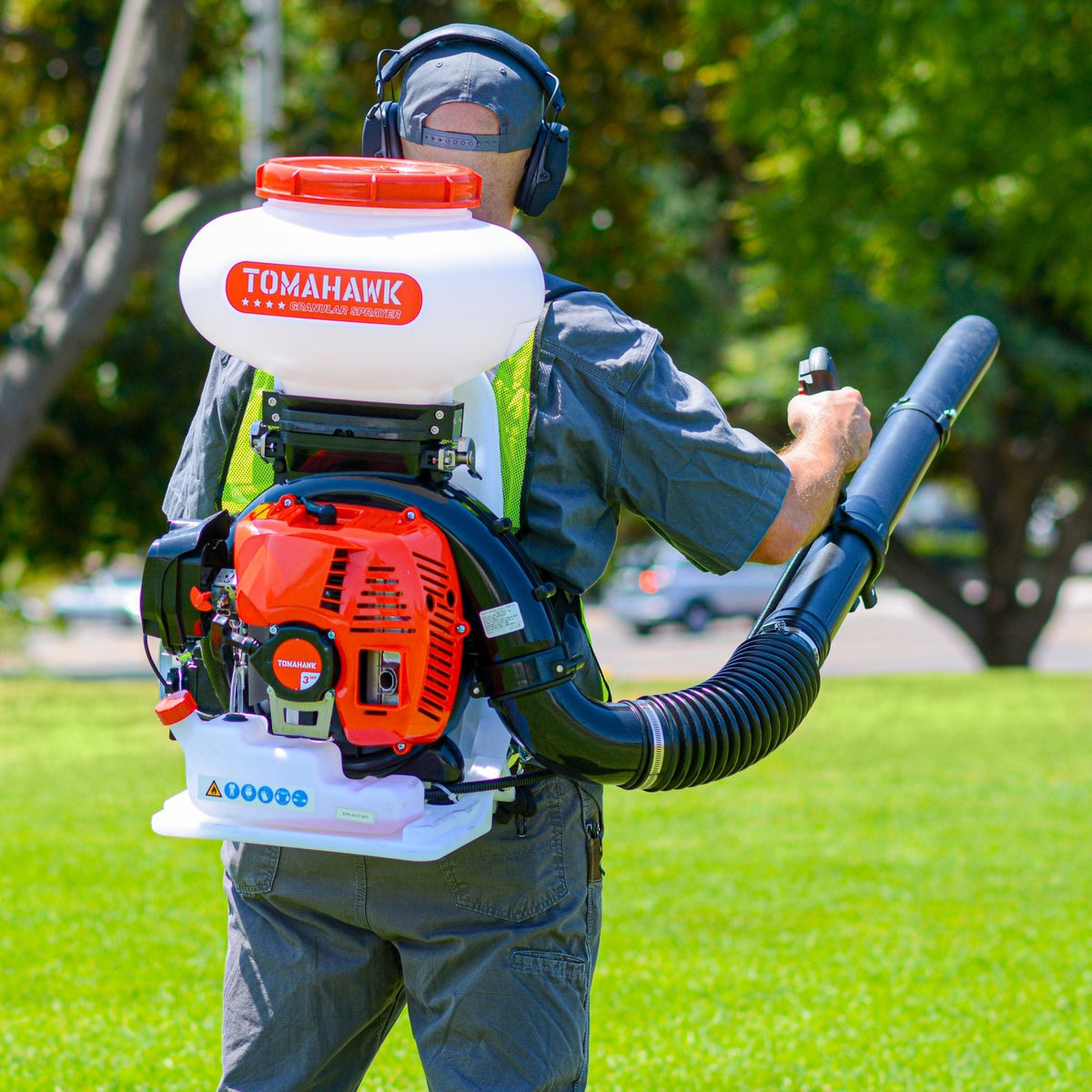 4-Gallon Backpack Motorized Fertilizer/Ice Melter Spreader R0R1 - product image 8