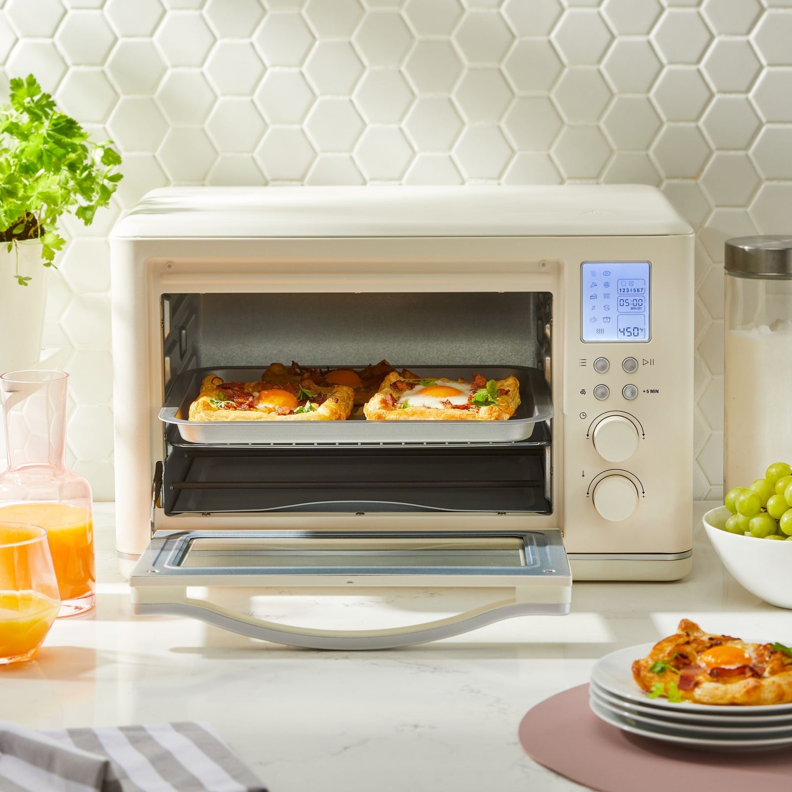 Digital Multi-Functional Air Fryer Toaster Oven with 11 Pre-Set Functions, Shortbread, 6-Slices Z2V4 - product image 8